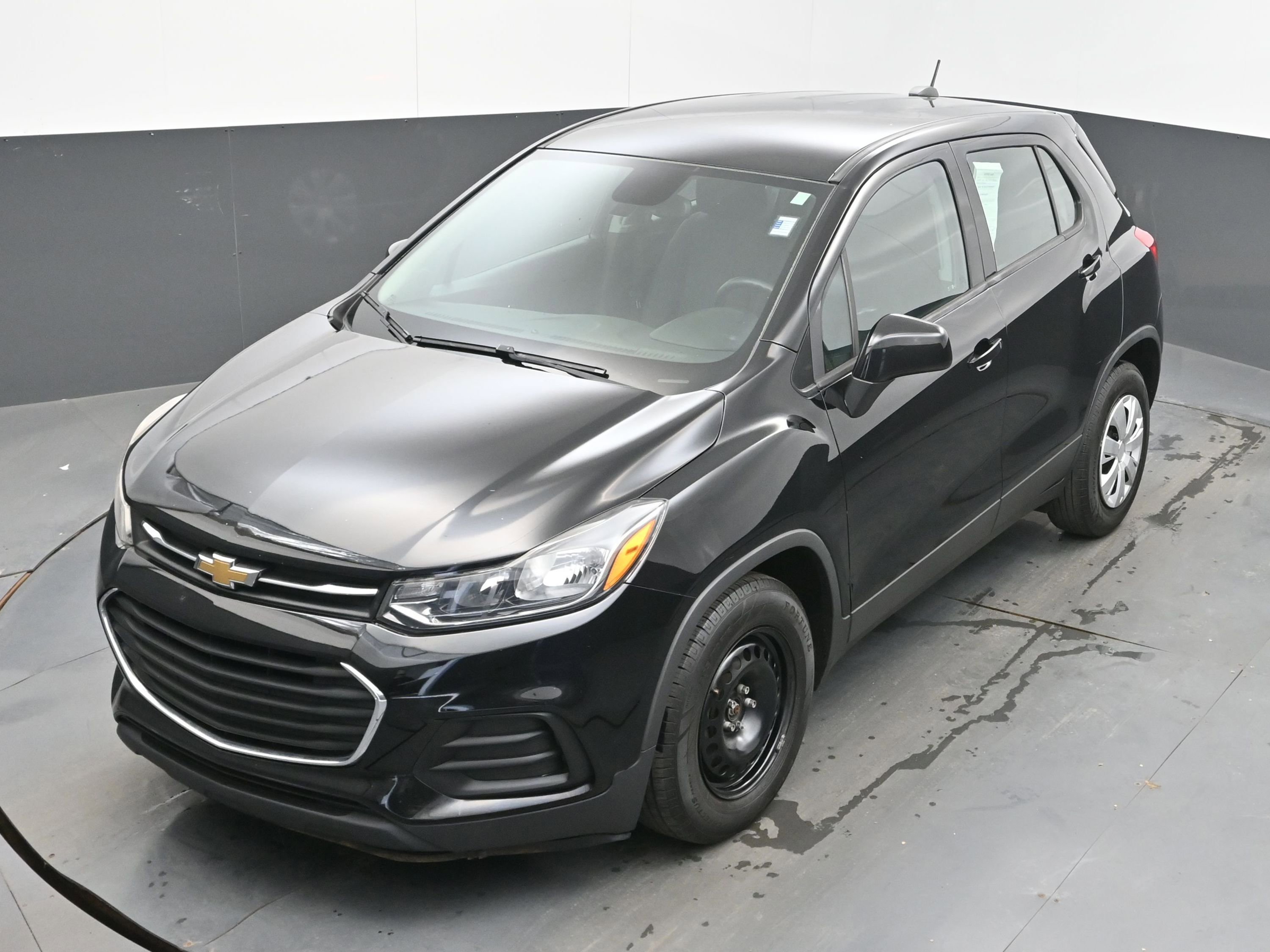 Used 2018 Chevrolet Trax LS image 28