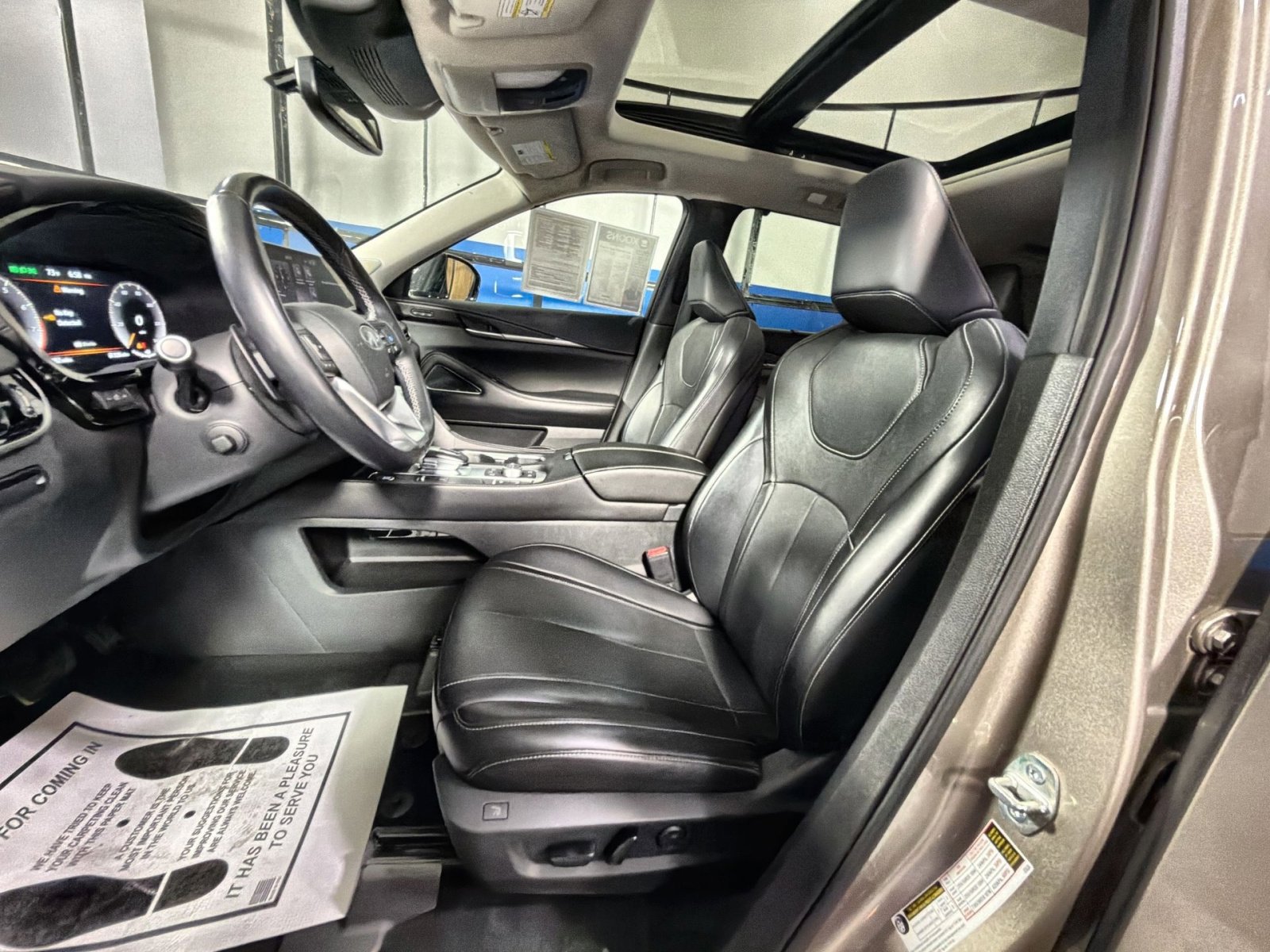 Used 2022 INFINITI QX60 Sensory w/ Cargo Package image 32