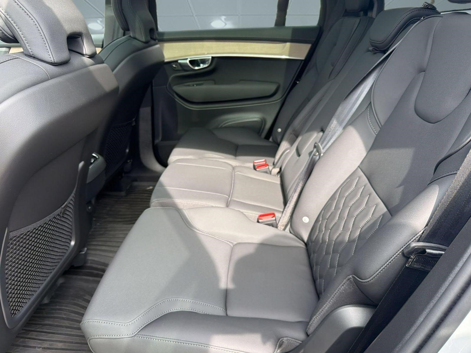 Certified 2025 Volvo XC90 B5 Plus AWD/4WD image 22