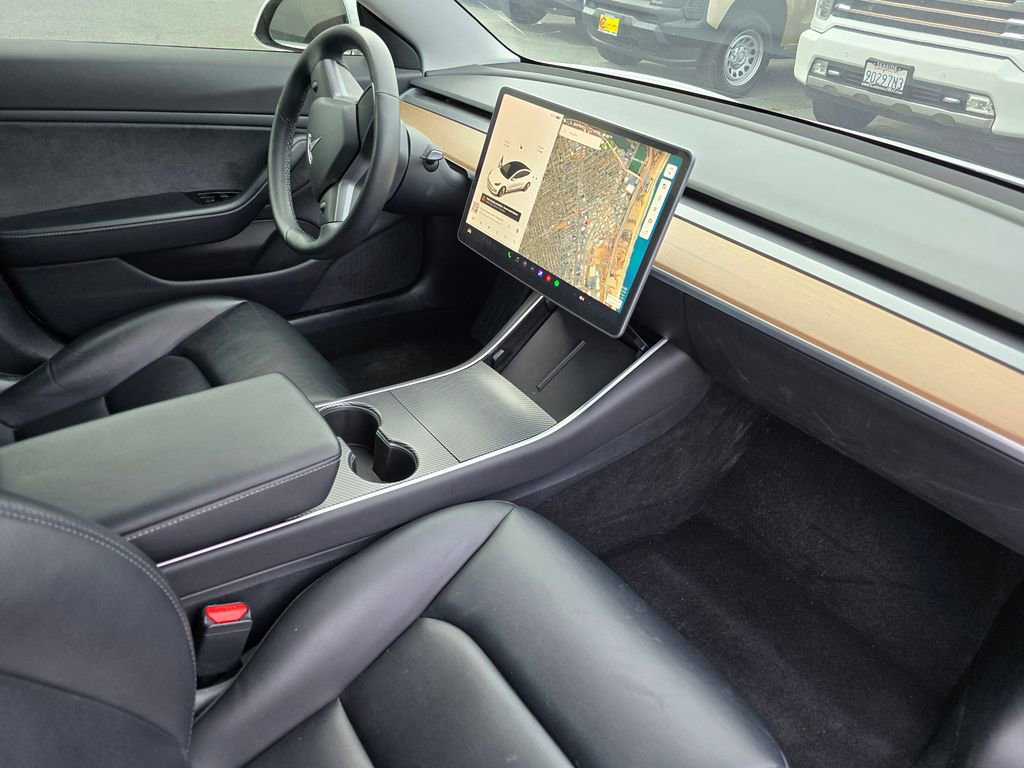 Used 2019 Tesla Model 3 Standard Range image 8