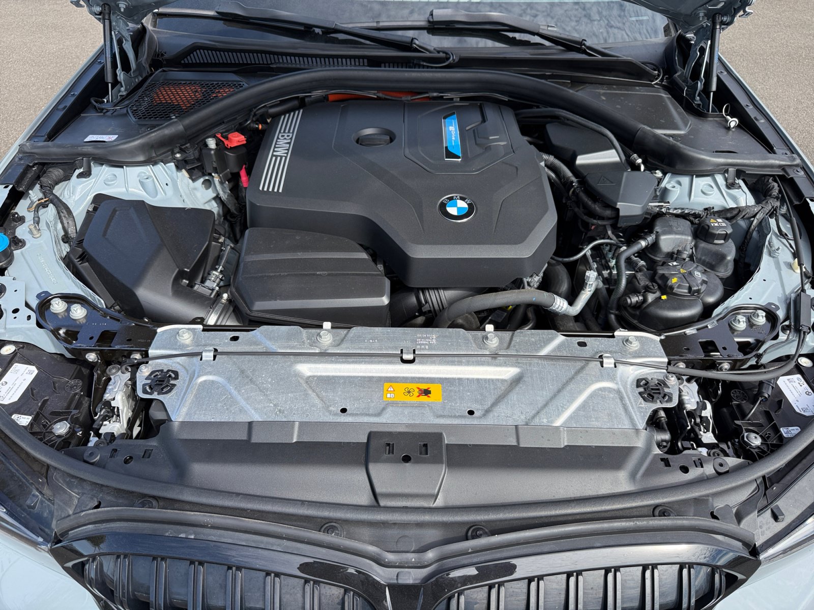 Used 2023 BMW 330e w/ M Sport Package RWD image 20