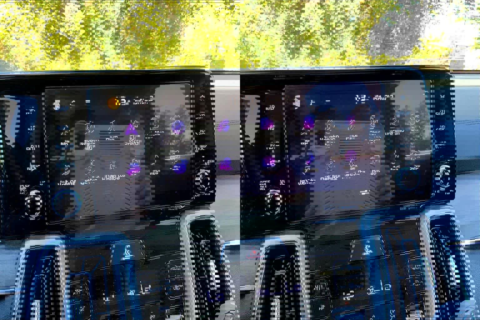 Used 2023 Kia Sorento S w/ Panoramic Sunroof Package image 36