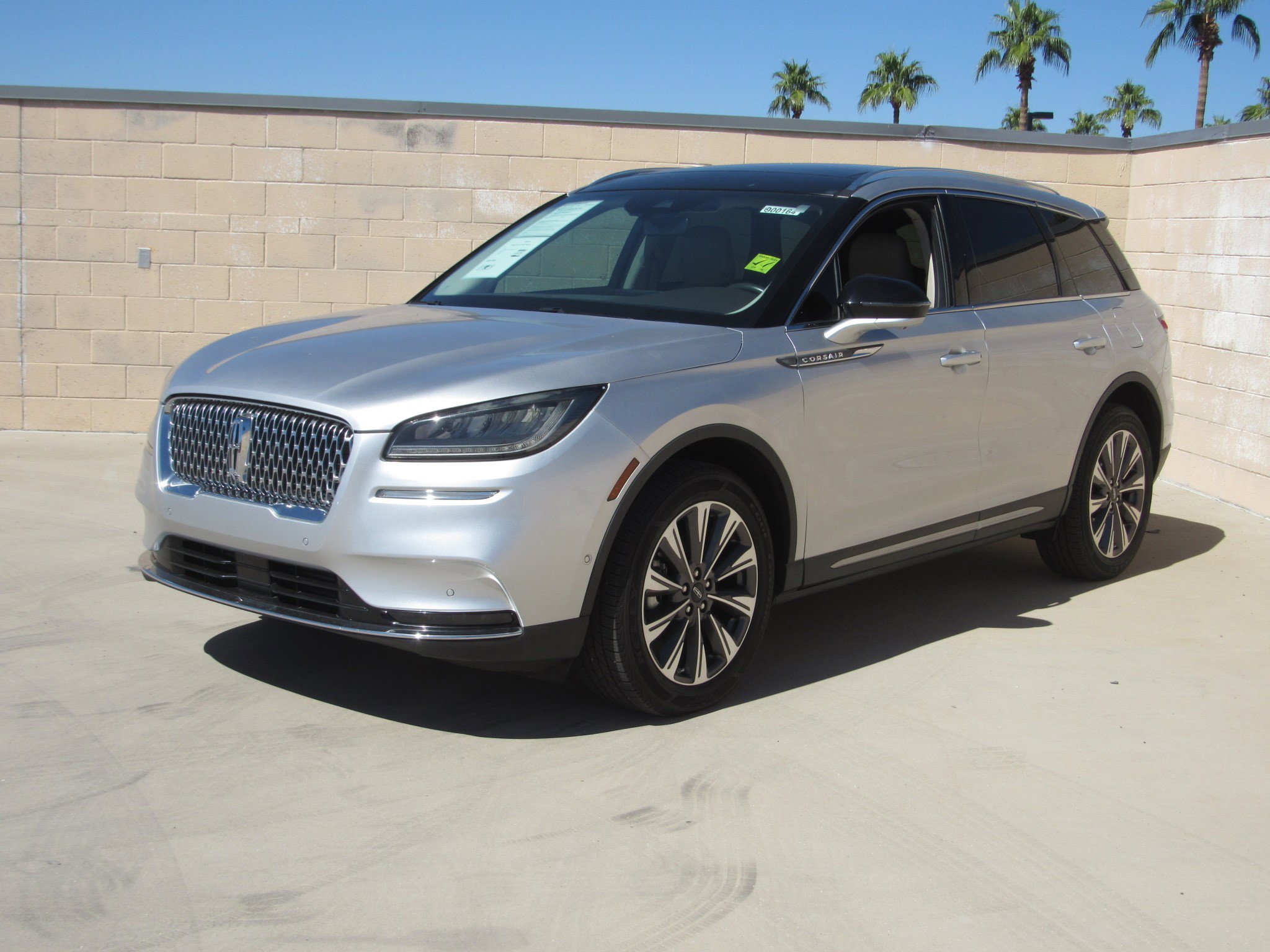 Used 2020 Lincoln Corsair Reserve image 1