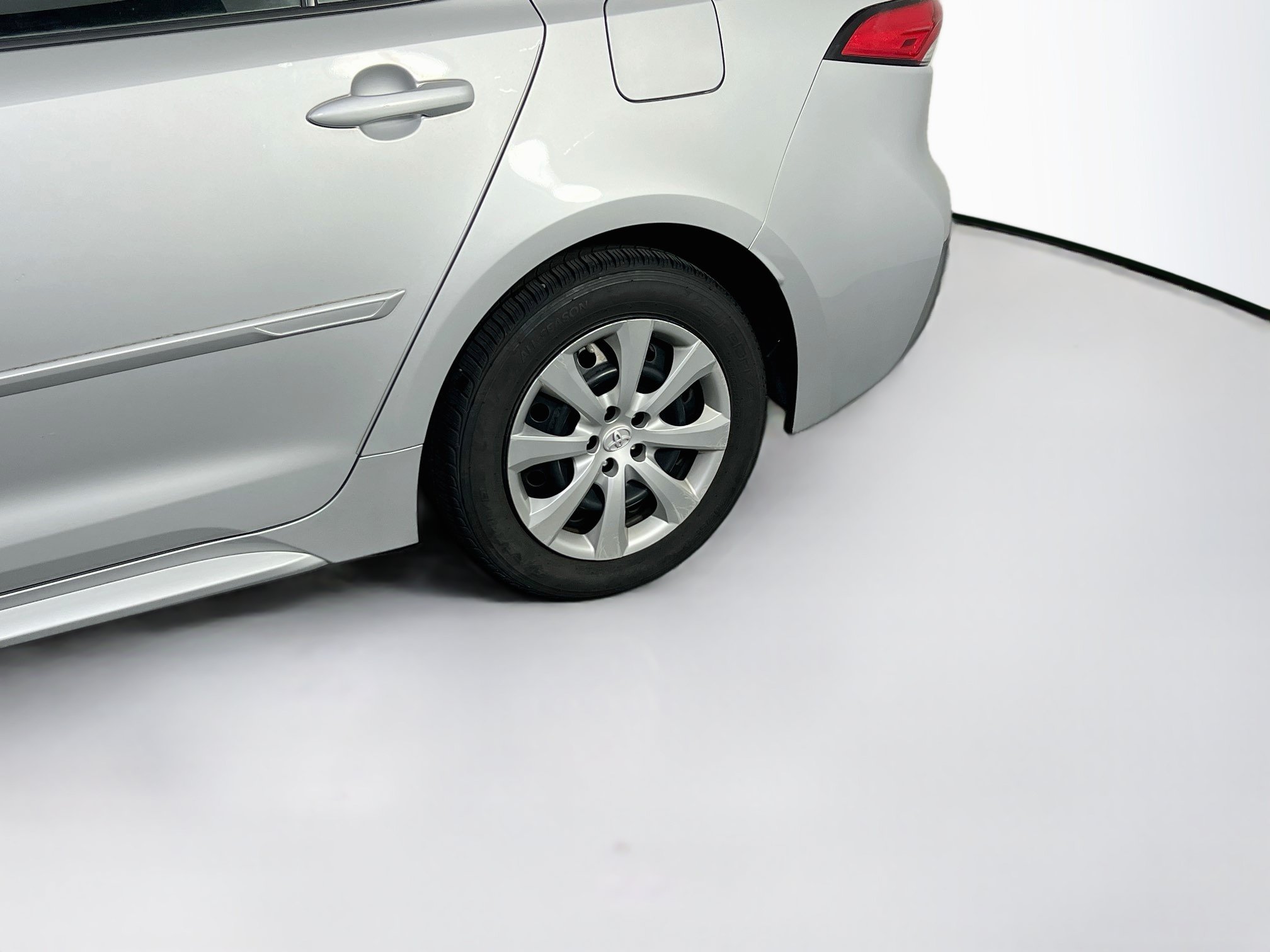 Used 2020 Toyota Corolla LE FWD image 28