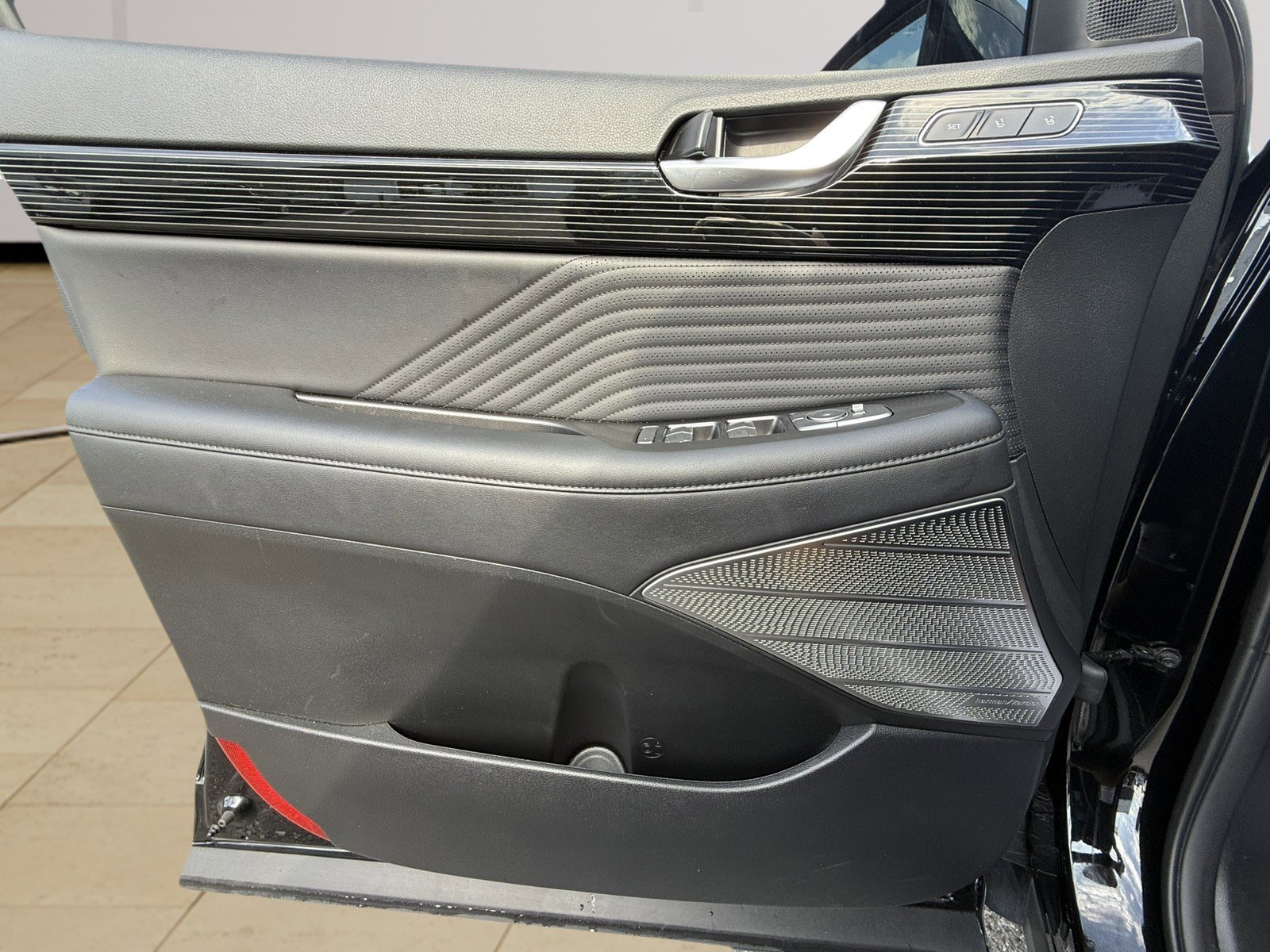 Used 2024 Hyundai Palisade Calligraphy image 27