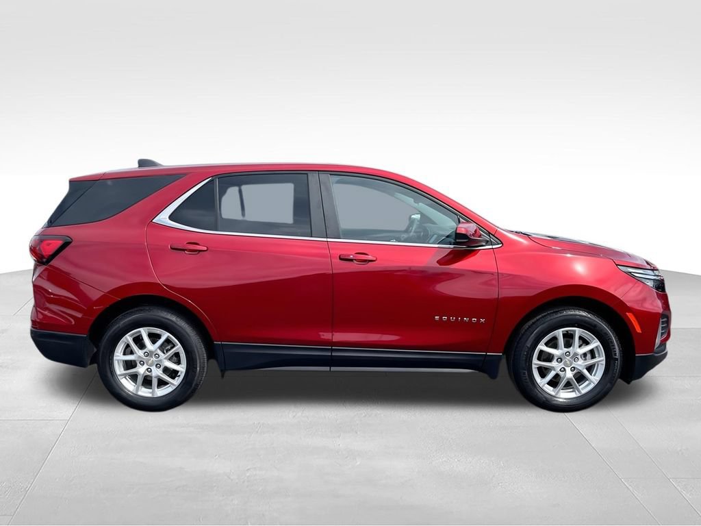 Used 2024 Chevrolet Equinox LT w/ LPO, Floor Liner Package FWD image 9