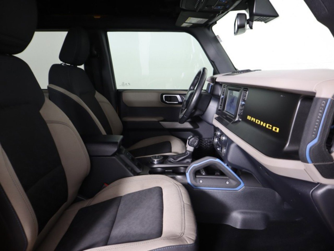 Used 2022 Ford Bronco Wildtrak image 9