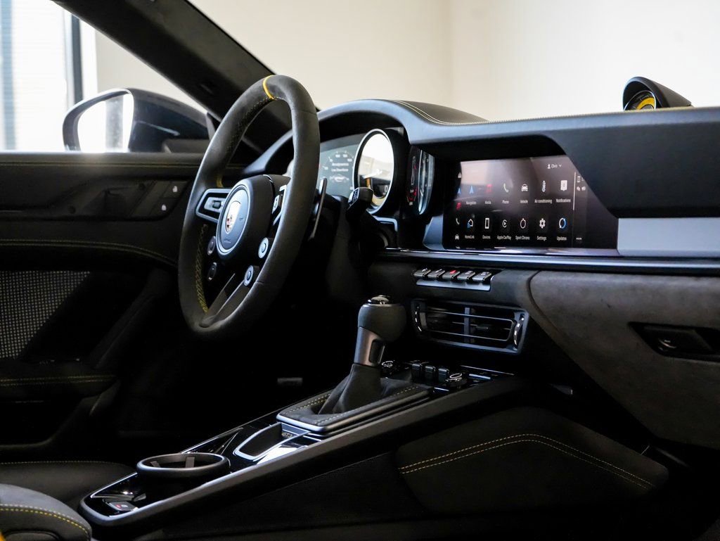 Certified 2025 Porsche 911 GT3 RS RWD image 28