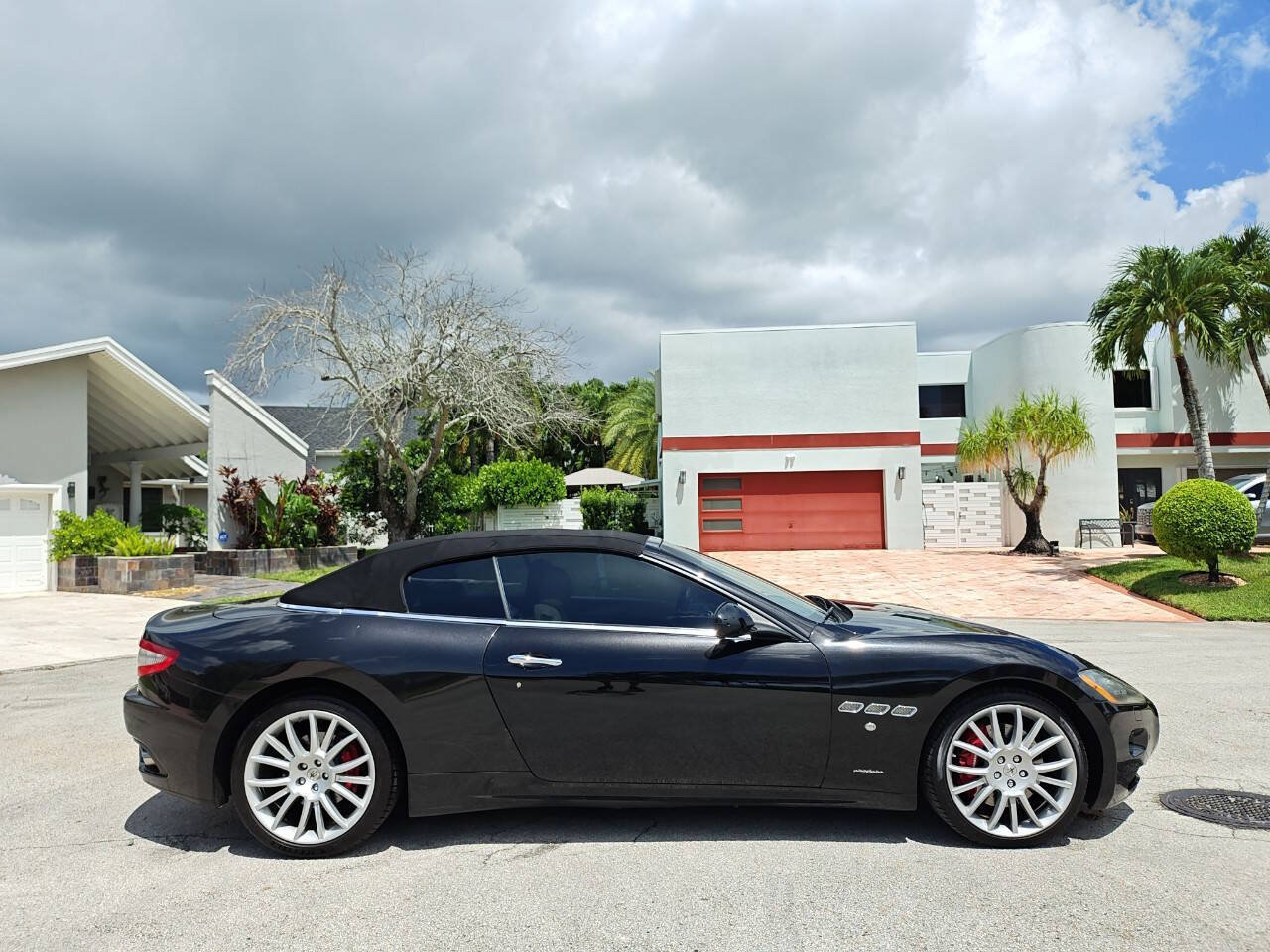 Used 2015 Maserati GranTurismo Convertible RWD image 51