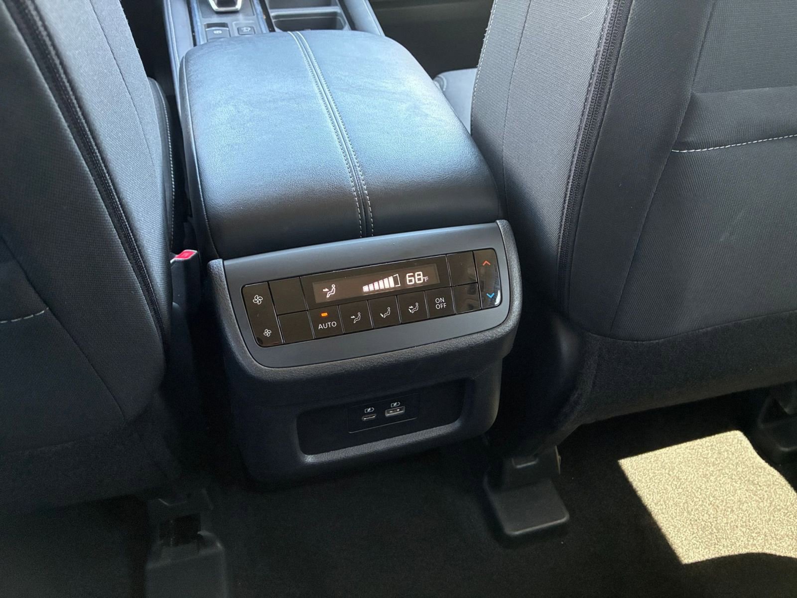 Used 2025 Nissan Pathfinder SV image 24