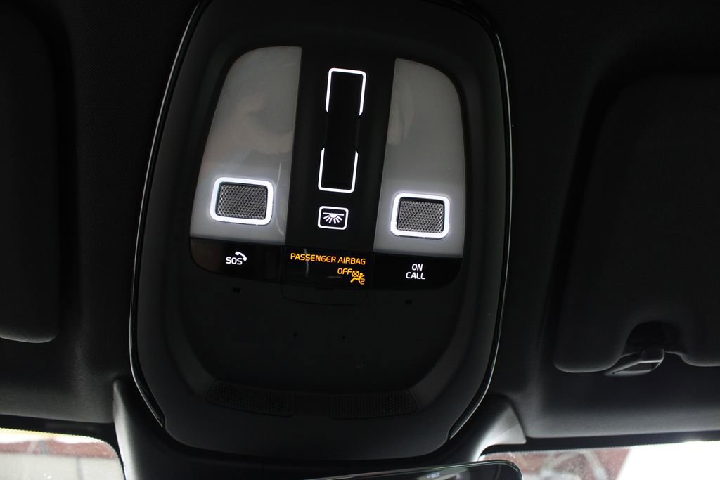 Used 2022 Volvo XC60 T8 Inscription Expression w/ Advanced Package AWD/4WD image 30