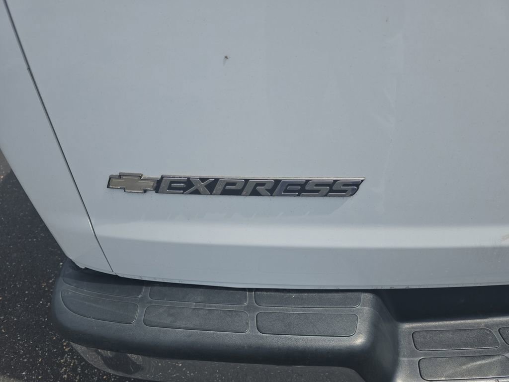 Used 2020 Chevrolet Express 3500 LT w/ LT Preferred Equipment Group RWD image 11