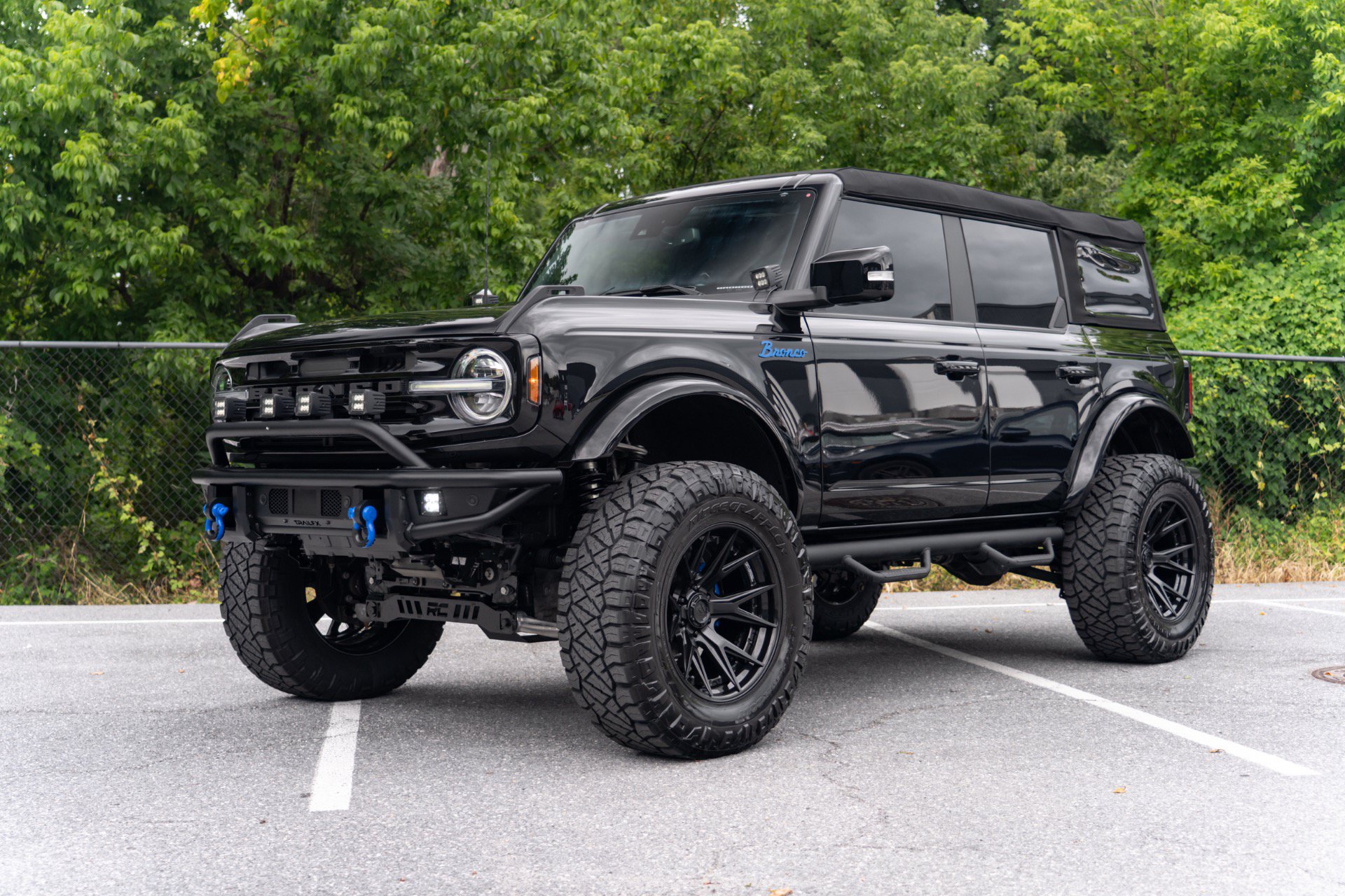 Used 2024 Ford Bronco Outer Banks AWD/4WD image 2