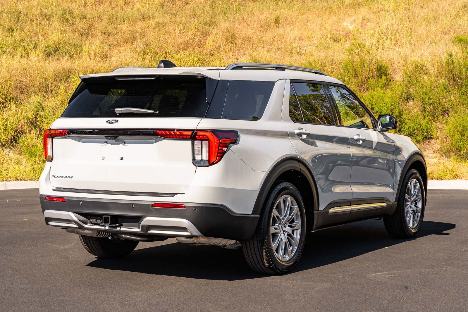 New 2027 Ford Explorer Platinum RWD image 4