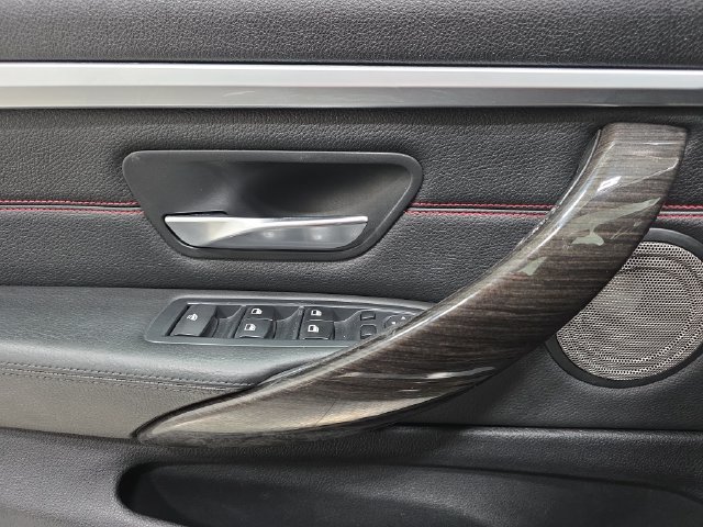 Used 2014 BMW 435i Convertible RWD image 25
