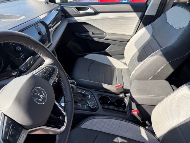 Certified 2024 Volkswagen Taos SEL image 9
