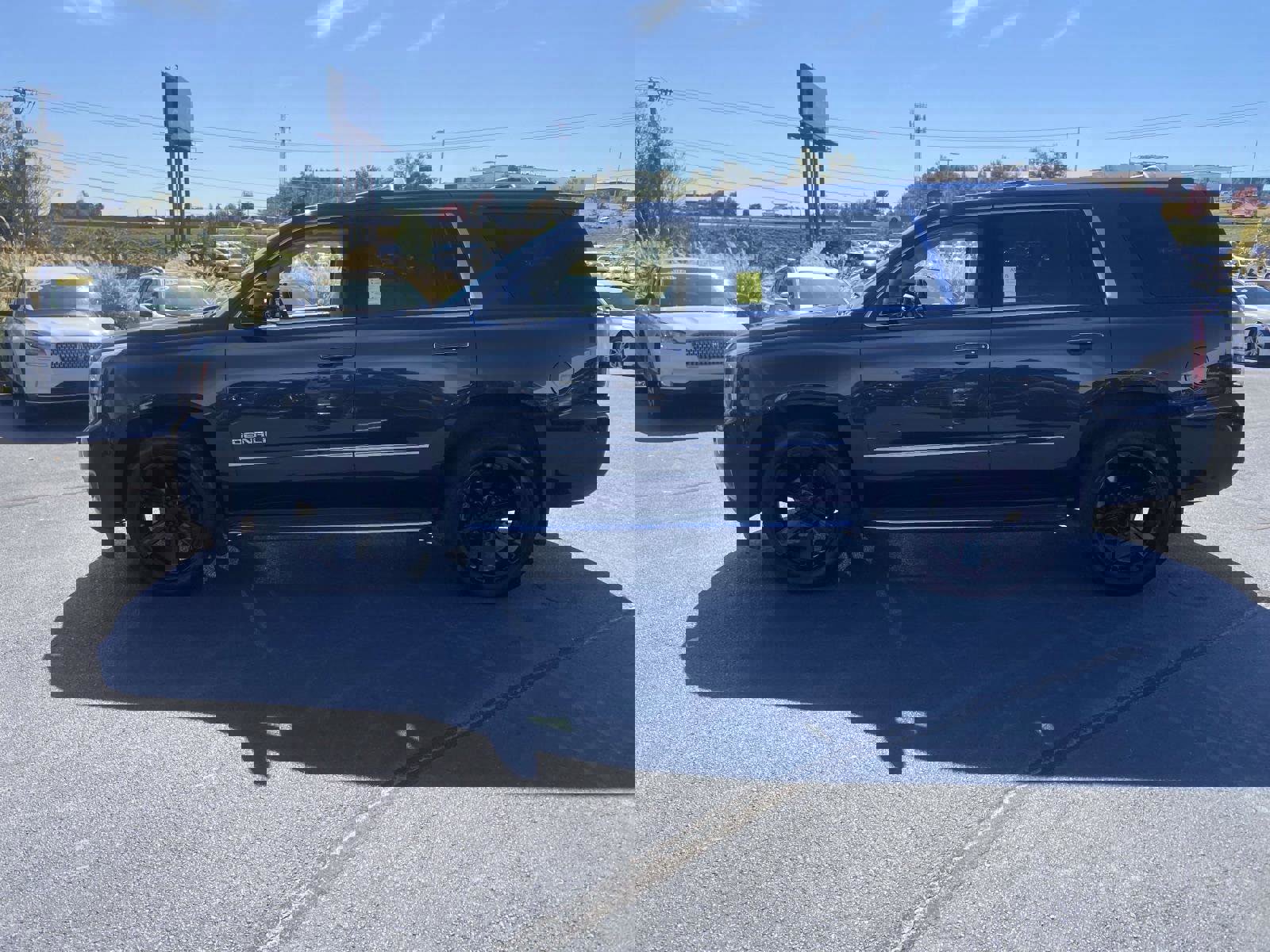 Used 2020 GMC Yukon Denali w/ Enhanced Security Package image 6