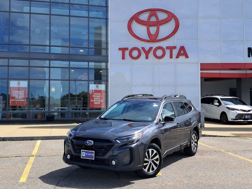 Used 2025 Subaru Outback Premium AWD/4WD image 1