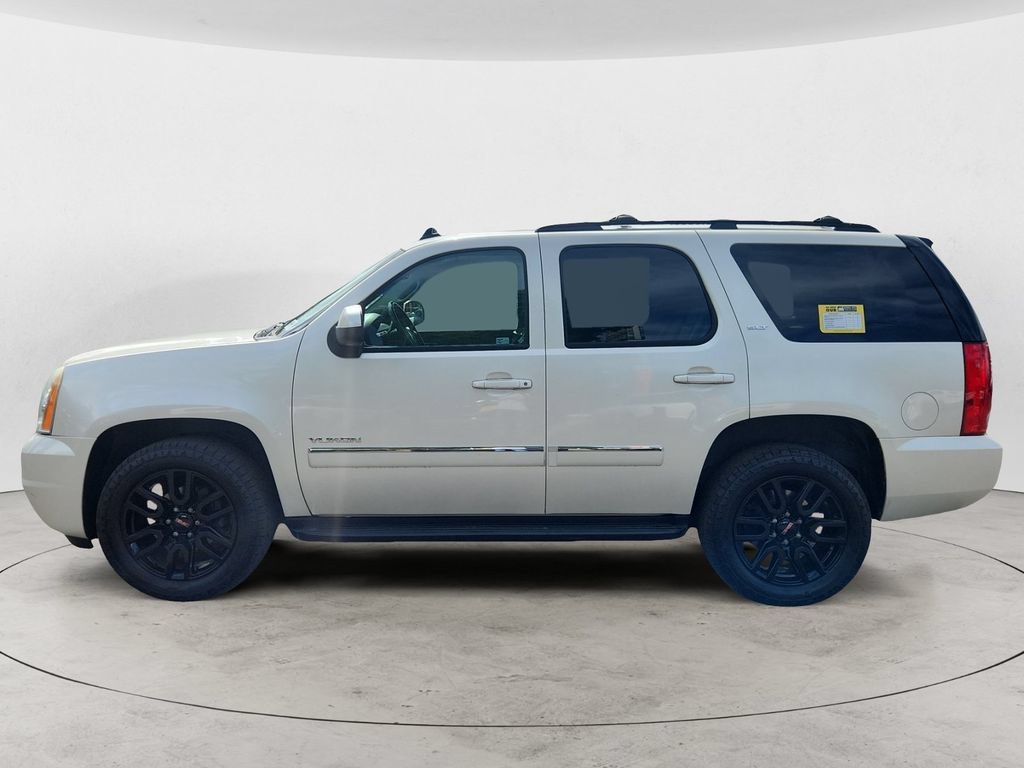 Used 2011 GMC Yukon SLT w/ SLT-2 Equipment Package AWD/4WD image 2