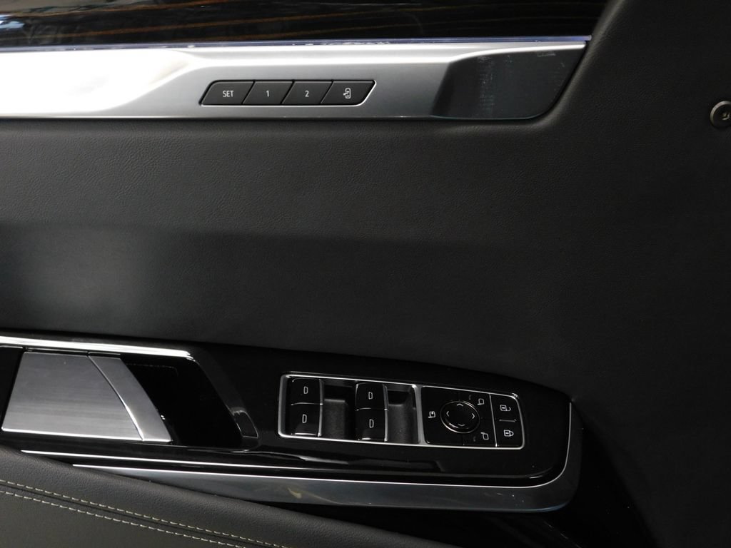 Used 2026 Cadillac Escalade ESV Luxury AWD/4WD image 28