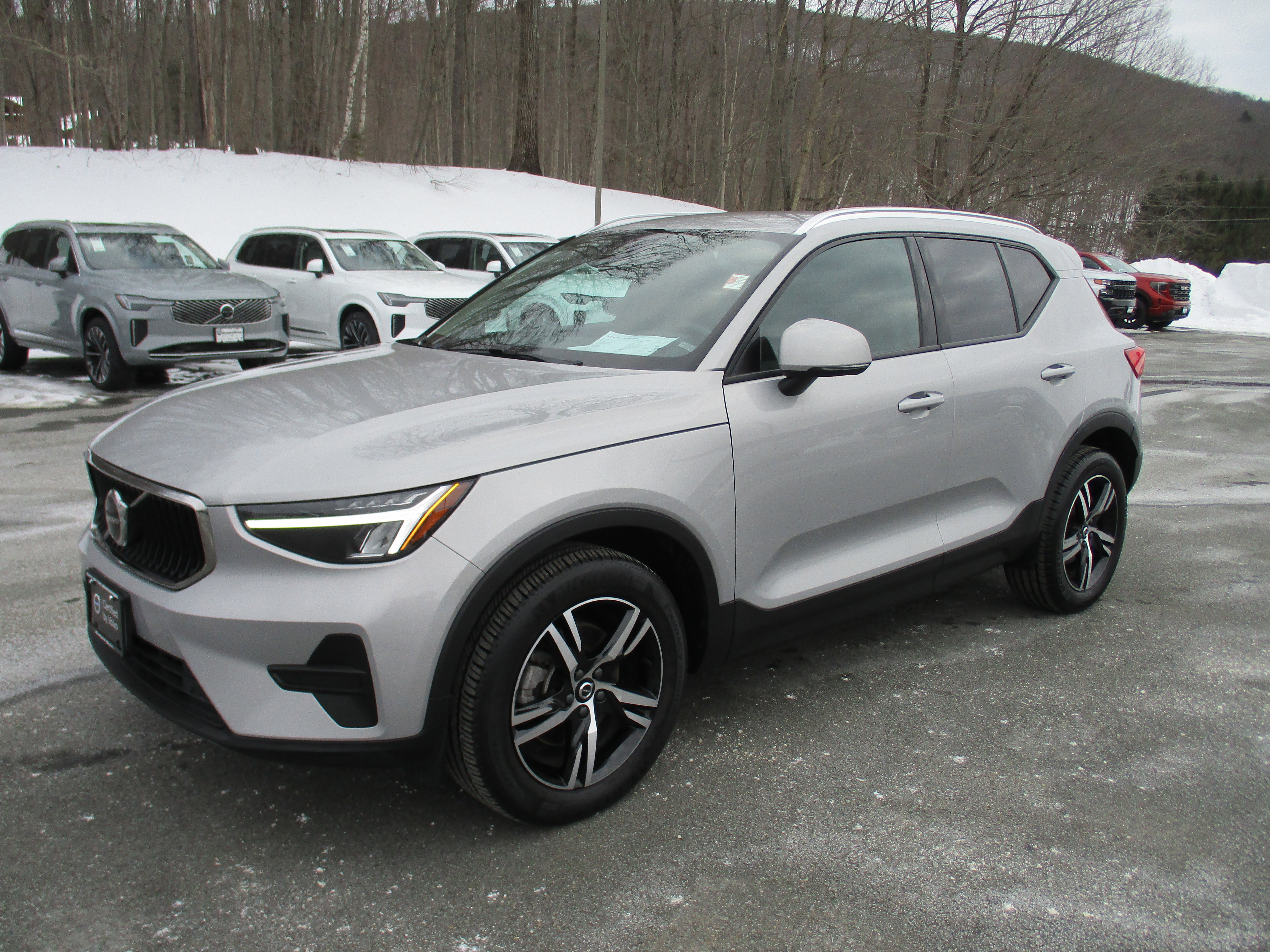 Certified 2023 Volvo XC40 B5 Core w/ Convenience Package video 1