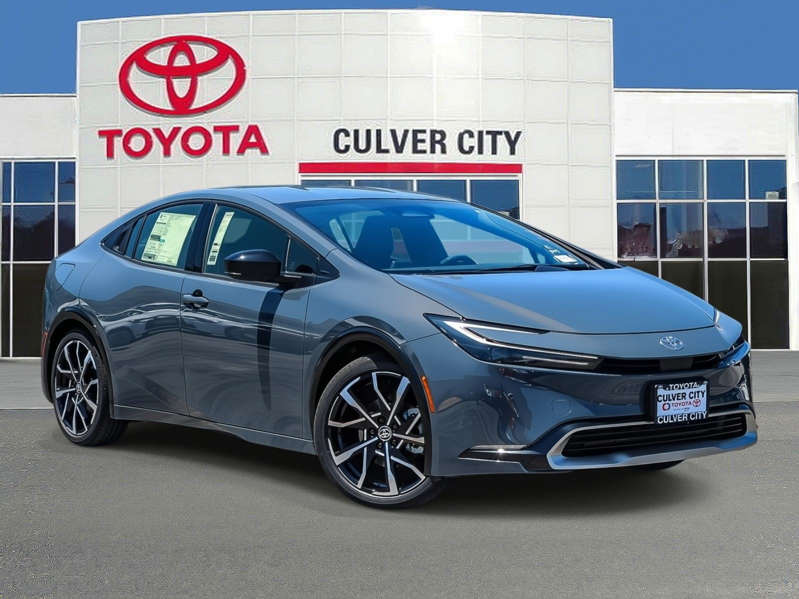 New 2026 Toyota Prius Plug-In Hybrid FWD image 1