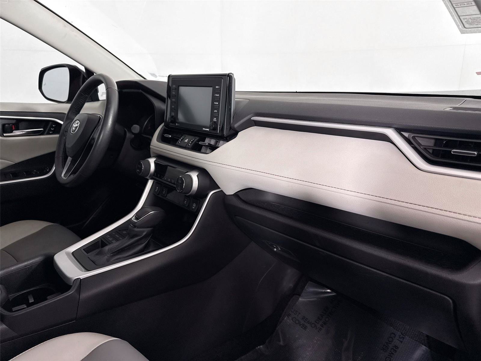 Certified 2022 Toyota RAV4 XLE Premium AWD/4WD image 42