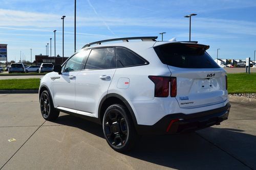 New 2026 Kia Sorento X-Line EX image 3