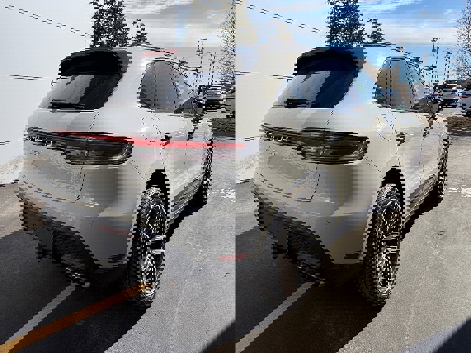 Certified 2023 Porsche Macan S image 40