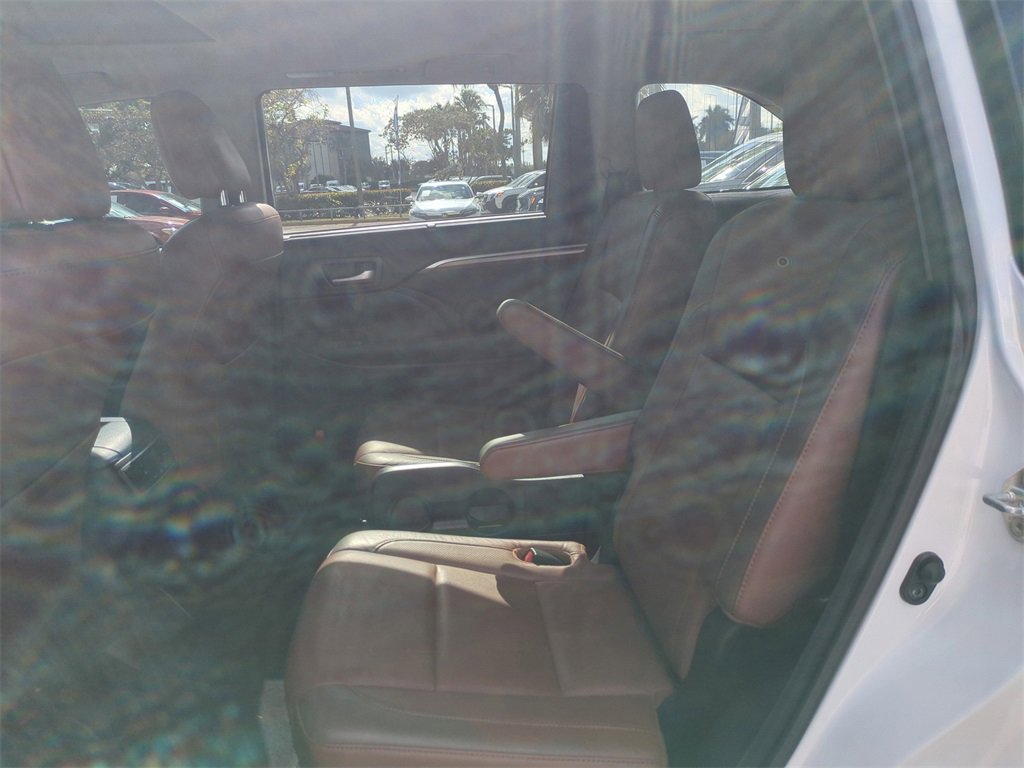Used 2017 Toyota Highlander Limited image 15
