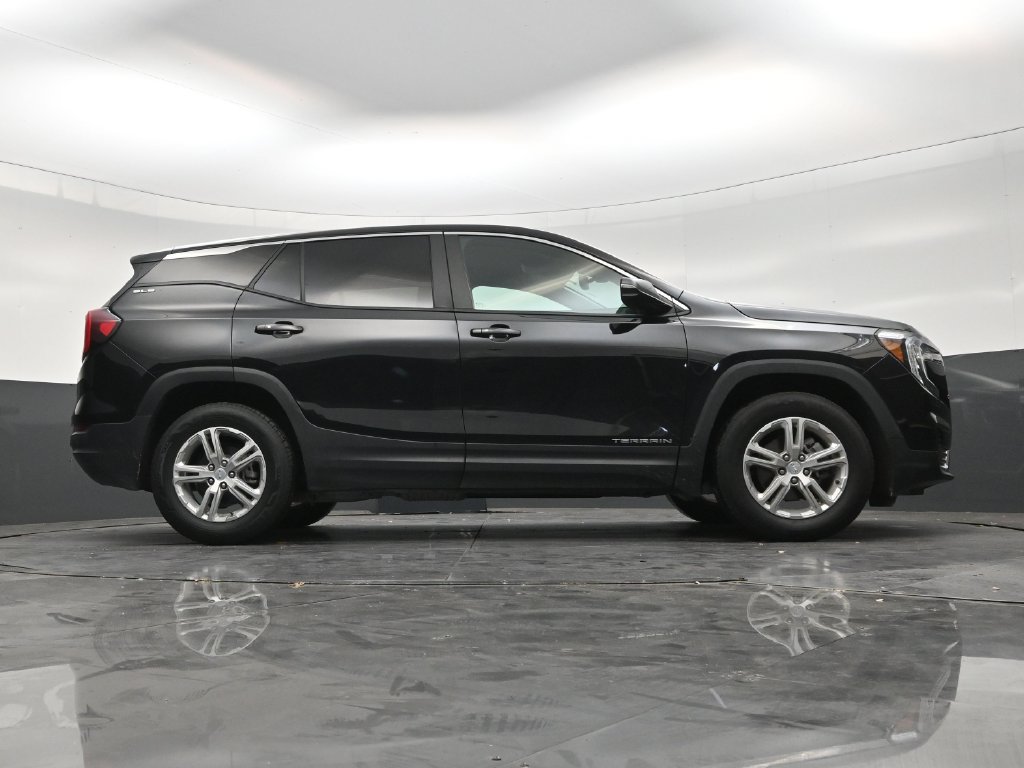 Used 2023 GMC Terrain SLE FWD image 24