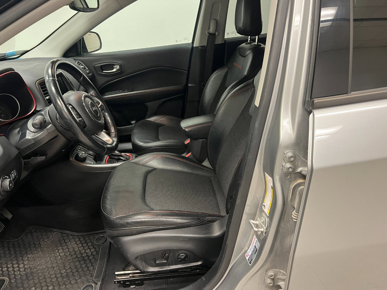 Used 2021 Jeep Compass Trailhawk w/ Convenience Group image 29