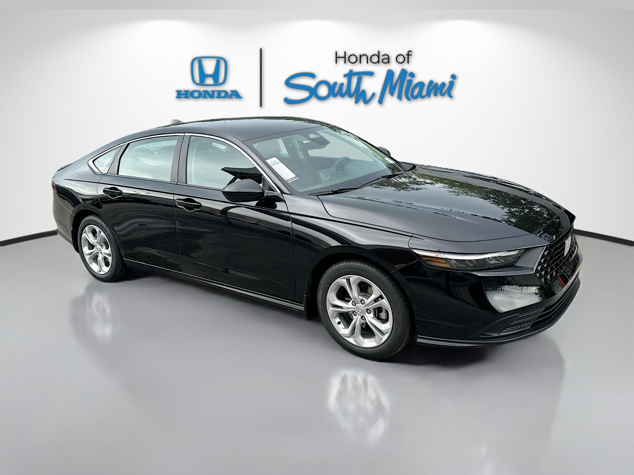 Certified 2025 Honda Accord LX image 1