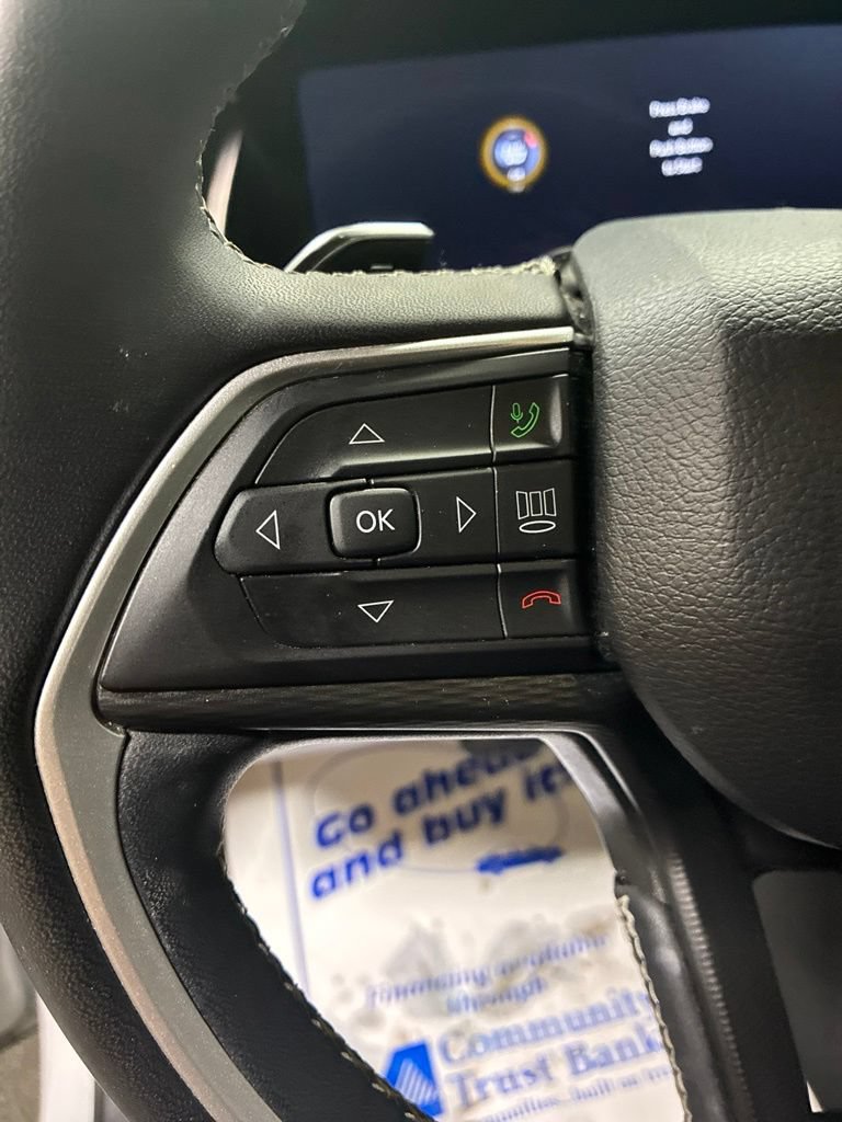 Used 2023 Jeep Grand Cherokee Altitude AWD/4WD image 16