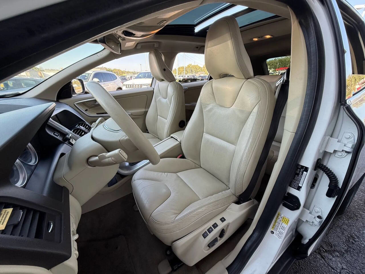 Used 2013 Volvo XC60 T6 image 8