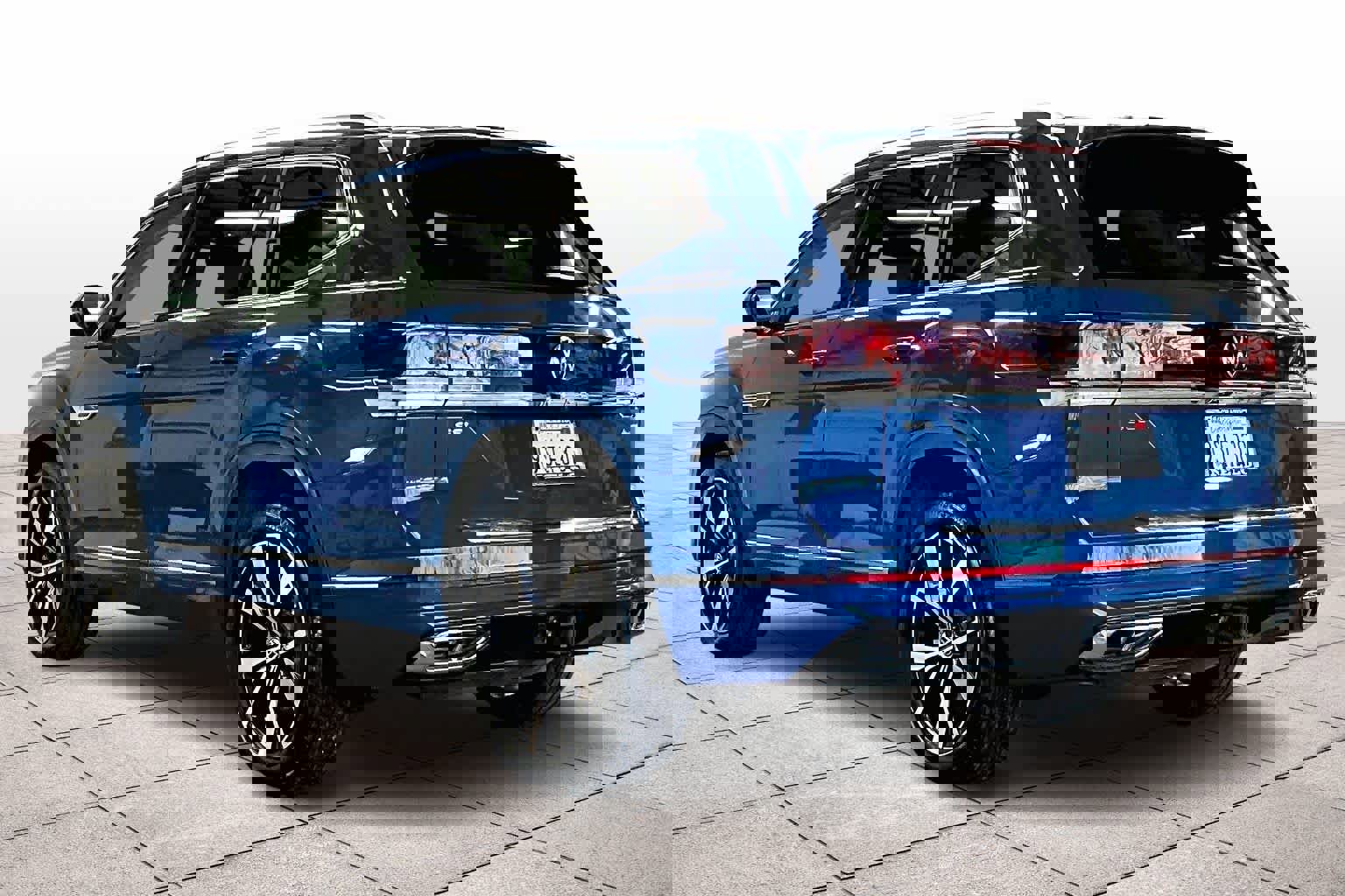 Used 2025 Volkswagen Atlas SEL Premium R-Line image 14