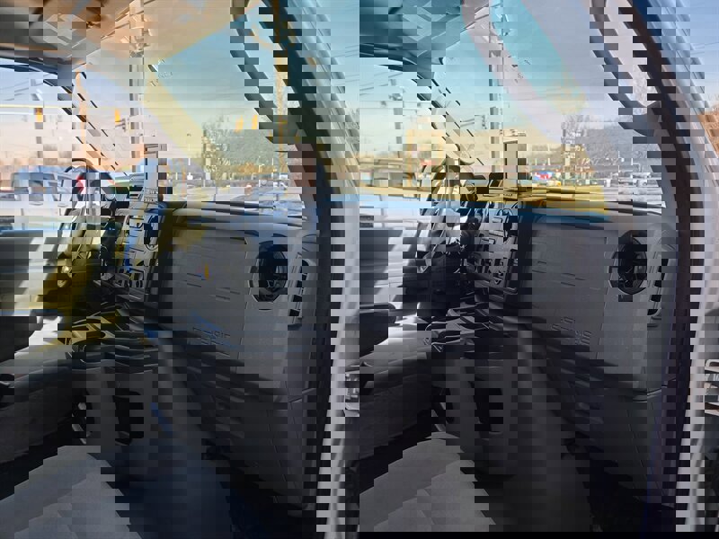 Used 2016 Ford E-450 and Econoline 450 Super Duty image 12