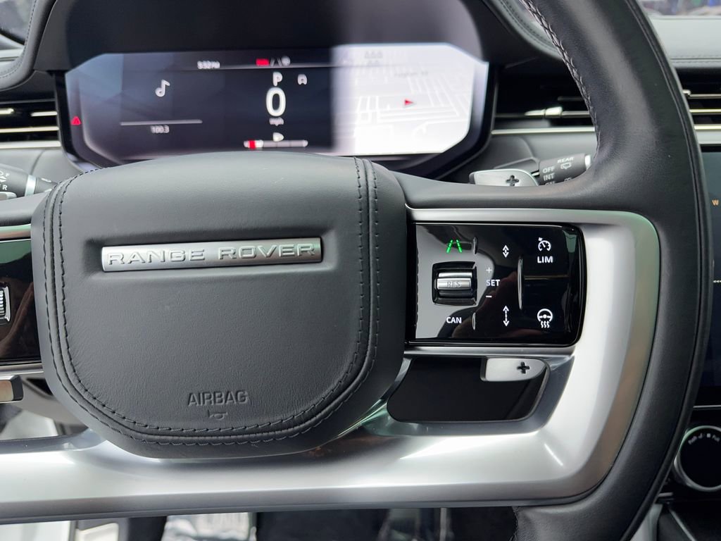 Used 2023 Land Rover Range Rover Long Wheelbase SE image 27