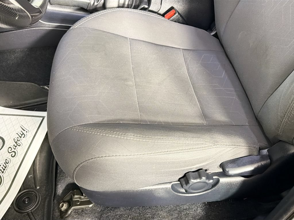 Used 2017 Toyota Tacoma TRD Sport AWD/4WD image 19