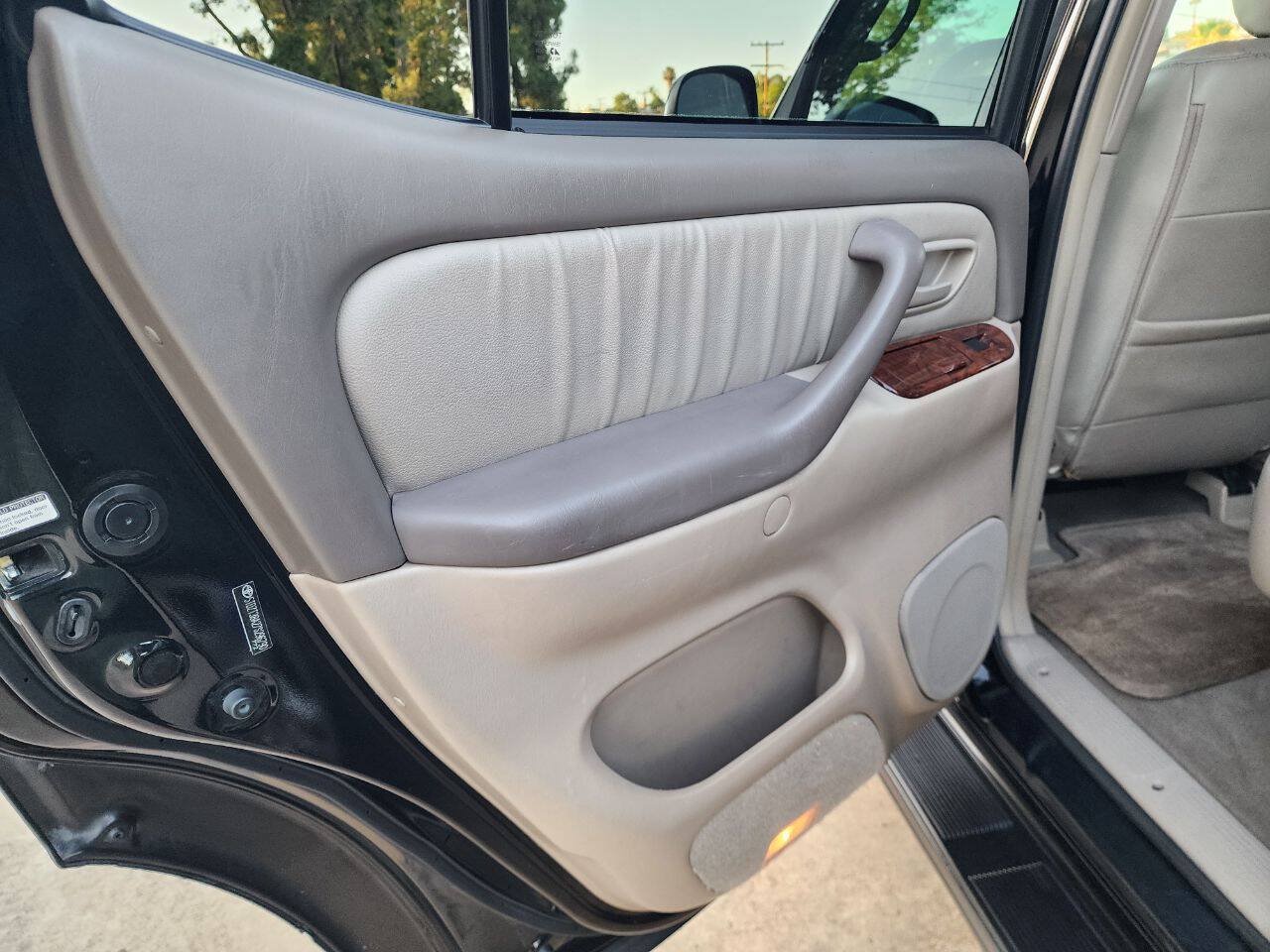 Used 2007 Toyota Sequoia Limited RWD image 25