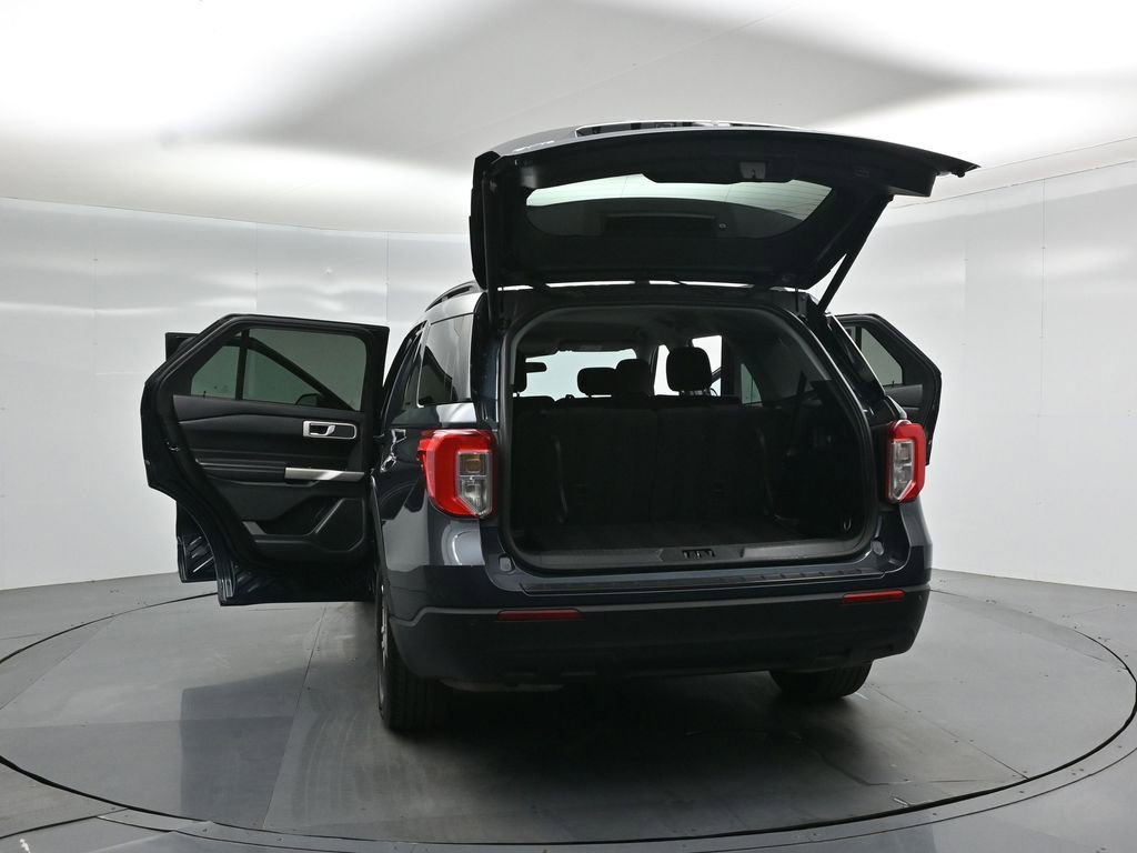 Certified 2023 Ford Explorer XLT RWD image 32
