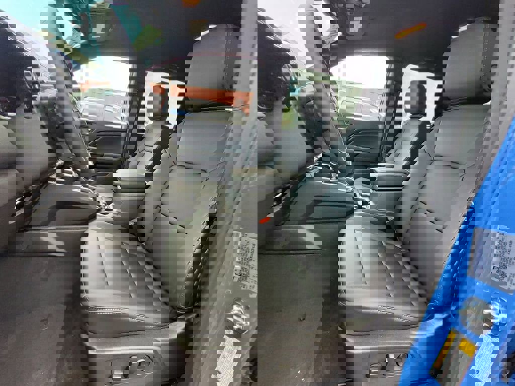 New 2025 GMC Canyon Elevation w/ Convenience Package image 13