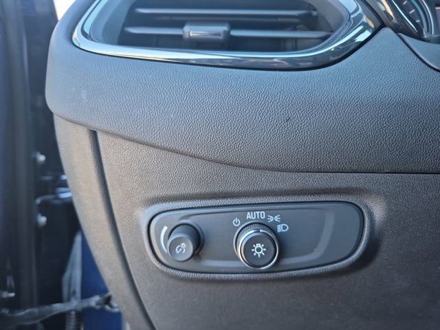 Used 2022 Chevrolet Equinox RS w/ Infotainment Package image 24