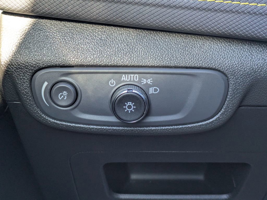 Used 2025 Chevrolet TrailBlazer ACTIV w/ Convenience Package image 28