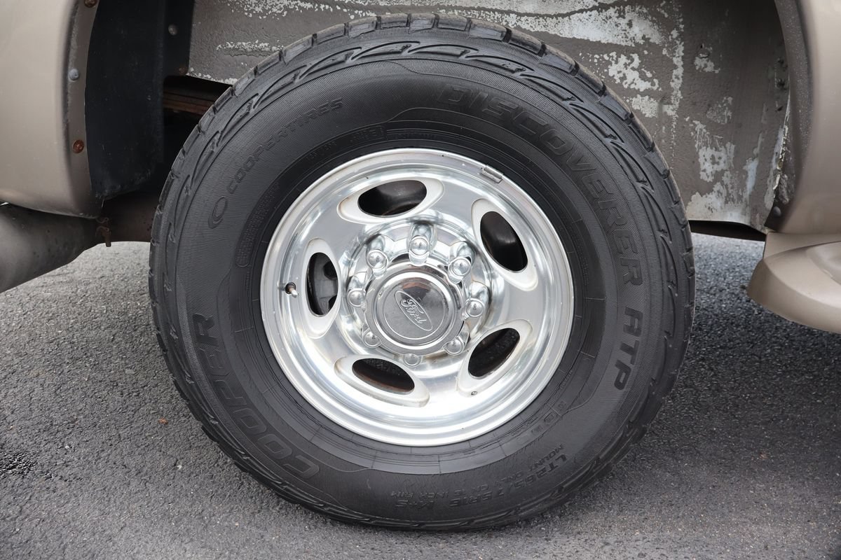 Used 2005 Ford Excursion Eddie Bauer AWD/4WD image 43
