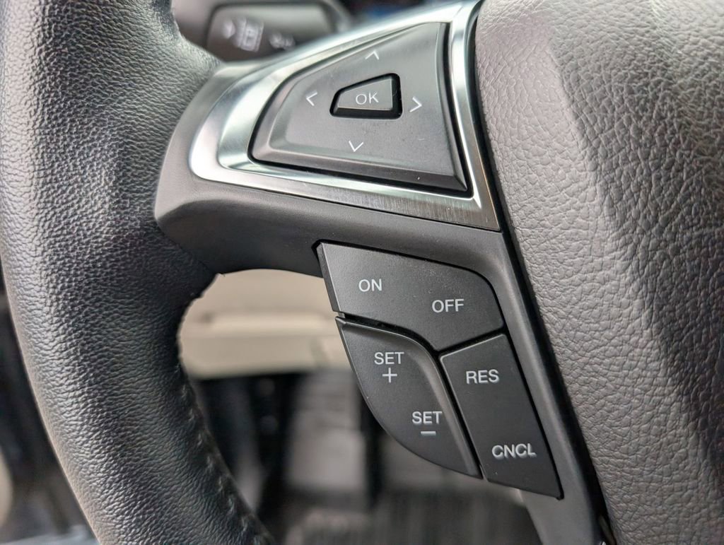 Used 2023 Ford Edge Titanium image 23