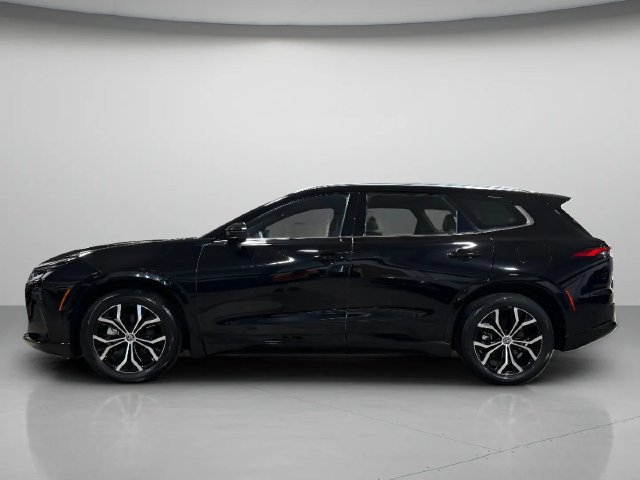 Used 2025 Toyota Crown Signia AWD/4WD image 7
