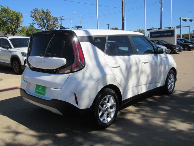 Used 2023 Kia Soul LX w/ LX Technology Package image 6