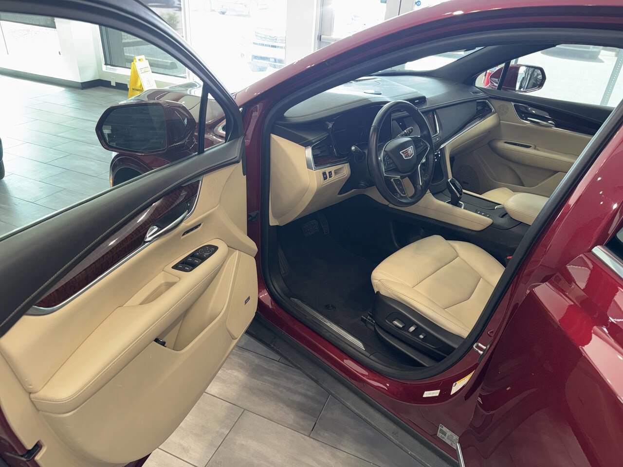 Used 2018 Cadillac XT5 Premium Luxury image 19