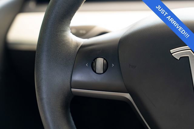 Used 2022 Tesla Model Y Performance AWD/4WD image 16